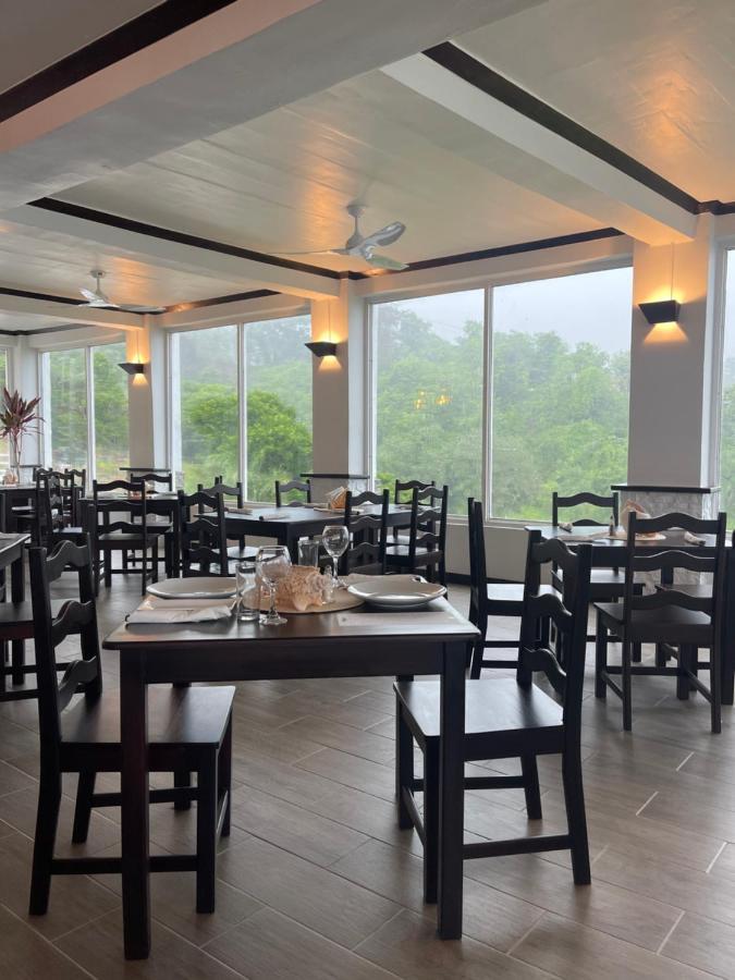 Ocean View Hotel And Restaurant Gravel Bay Екстер'єр фото