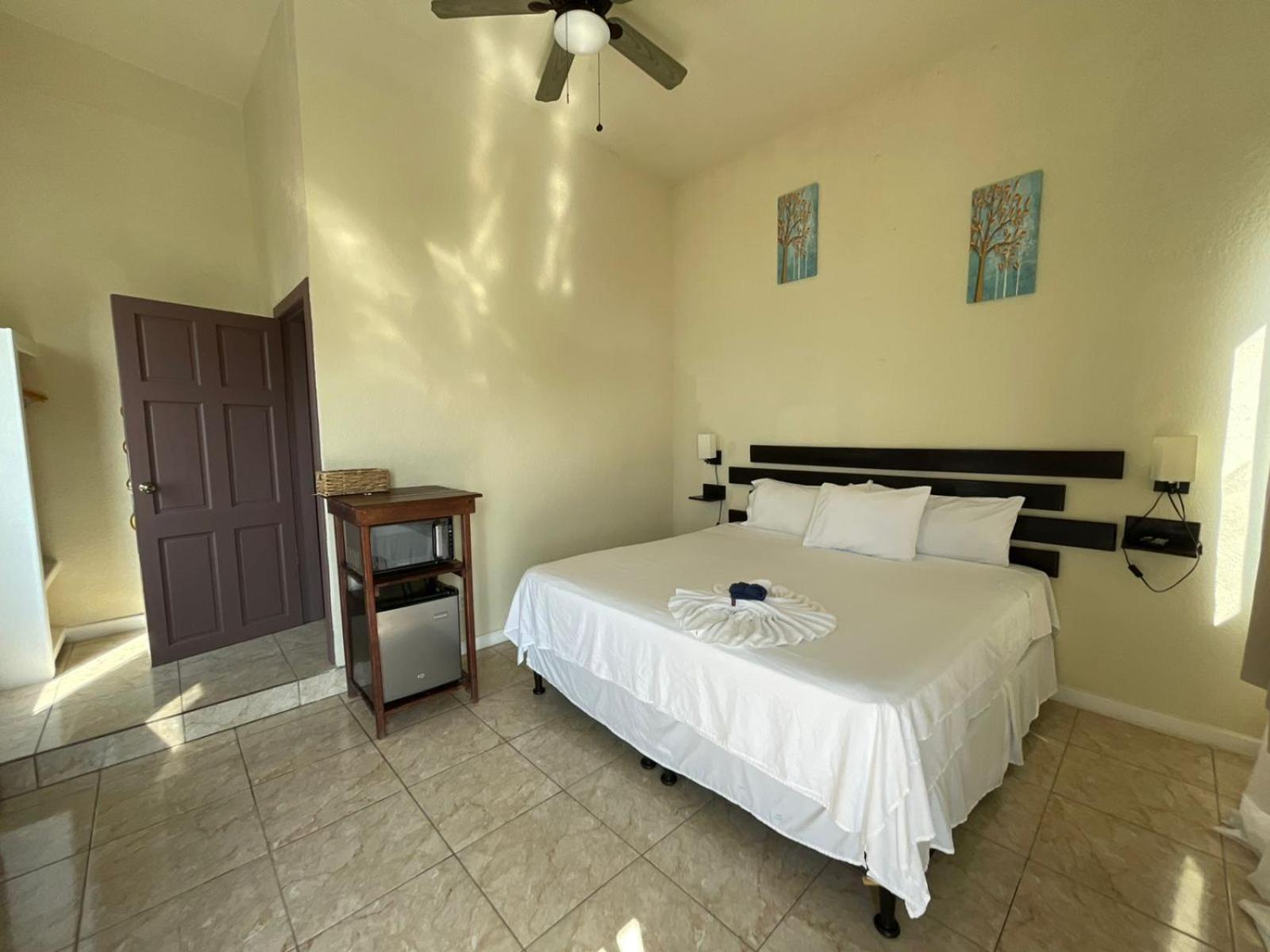 Ocean View Hotel And Restaurant Gravel Bay Екстер'єр фото